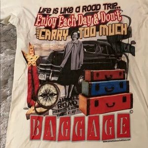 🌸 3/$25🌸 NWOT Vintage Printed T-shirt Size M